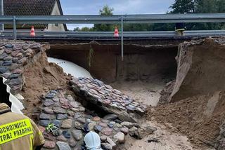   Ulewa uszkodziła most w Barczewku. Droga jest nieprzejezdna!