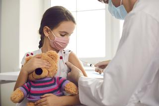 Szczepienia dzieci na COVID-19. Jak zapisać dzieci 5-11 lat na szczepienie? Instrukcja krok po kroku