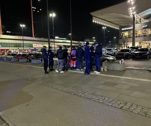 Bójka przy Dworcu Centralnym. Kolejny atak nożem w centrum Warszawy. Ranny Litwin
