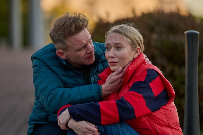 Na Wspólnej odc. 3966. Kamil Hoffer (Kazimierz Mazur), Łucja Agier (Magdalena Kaczmarek)