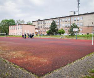 Boisko Szkoły podstawowej nr 12 w Sosnowcu