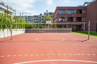 Warszawa: Nowa szkoła za grube miliony czeka na pierwszych uczniów. Zobacz zdjęcia