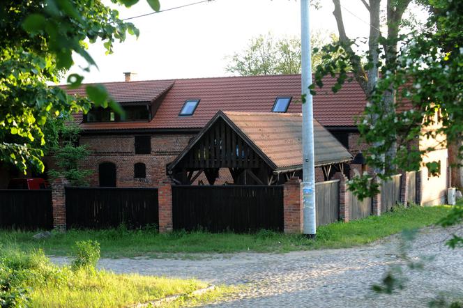 WEDŁUG MINISTRA TA STODOŁA JEST WARTA 0ZŁ