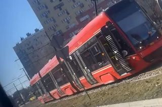 W Dąbrowie Górniczej samochód osobowy zderzył się z tramwajem