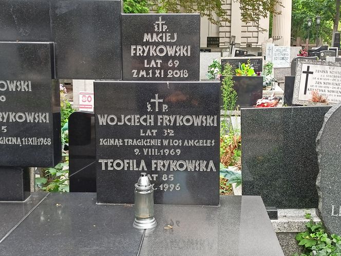 Grób rodziny Frykowskich