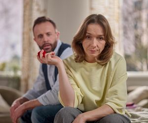 Na Wspólnej odc. 4066. Jakub Wójcicki (Przemysław Cypryański), Iga Przybysz (Lidia Sadowa)