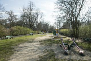 Kolejne dzielnice zamykają place zabaw