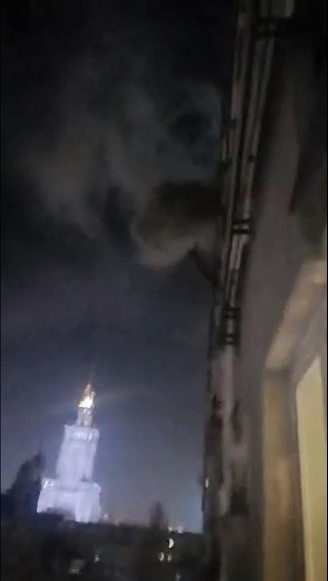 Pożar w wieżowcu w Warszawie