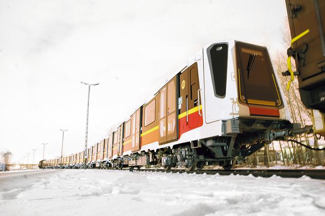 WARSZAWA: Nowoczesne WAGONY METRA. Nowy pociąg Inspiro