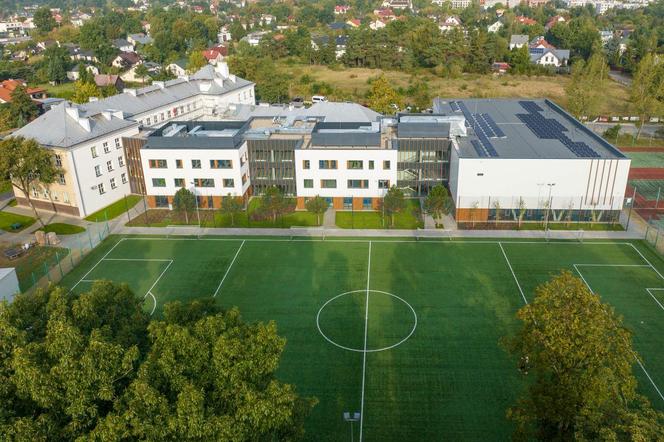 Zakończyła się rozbudowa najstarszej placówki oświatowej na Białołęce – szkoły podstawowej nr 257 przy ul. Podróżniczej