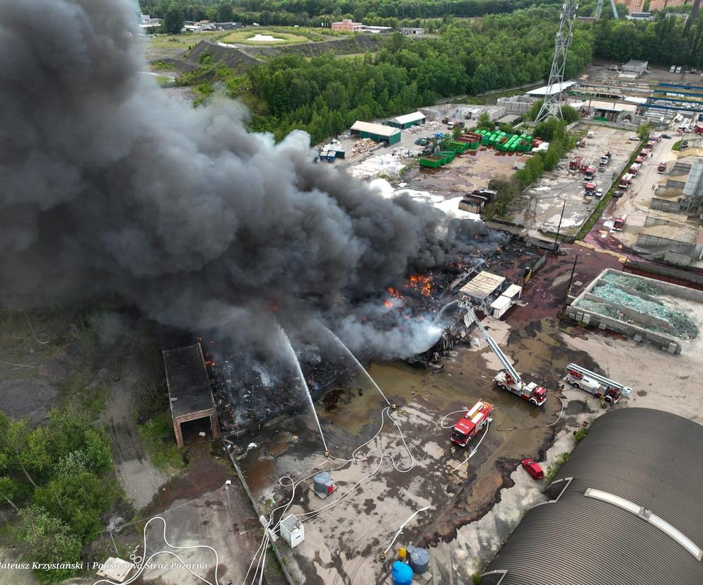 Brynicą spływają chemikalia z pożaru w Siemianowicach Śląskich
