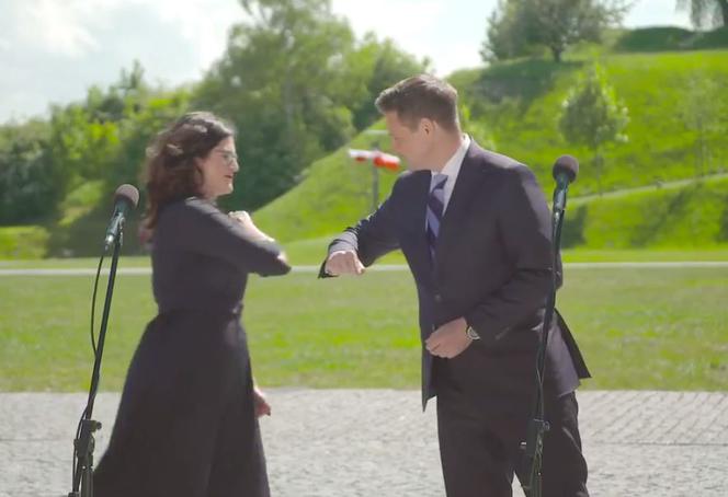 Brifing prasowy Rafała Trzaskowskiego z Aleksandrą Dulkiewicz