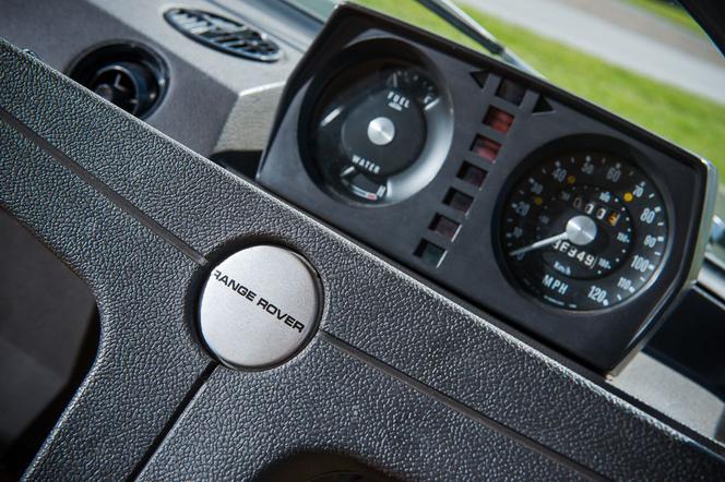 Range Rover o numerze seryjnym 001