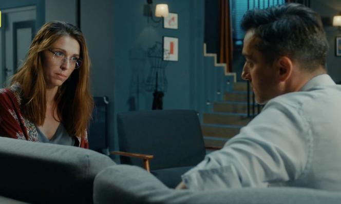 BrzydUla 2, odcinek 159. Marek (Filip Bobek), Ula (Julia Kamińska)