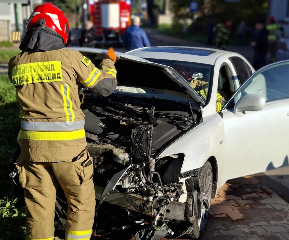 W Wąchocku auto osobowe wjechało w dom