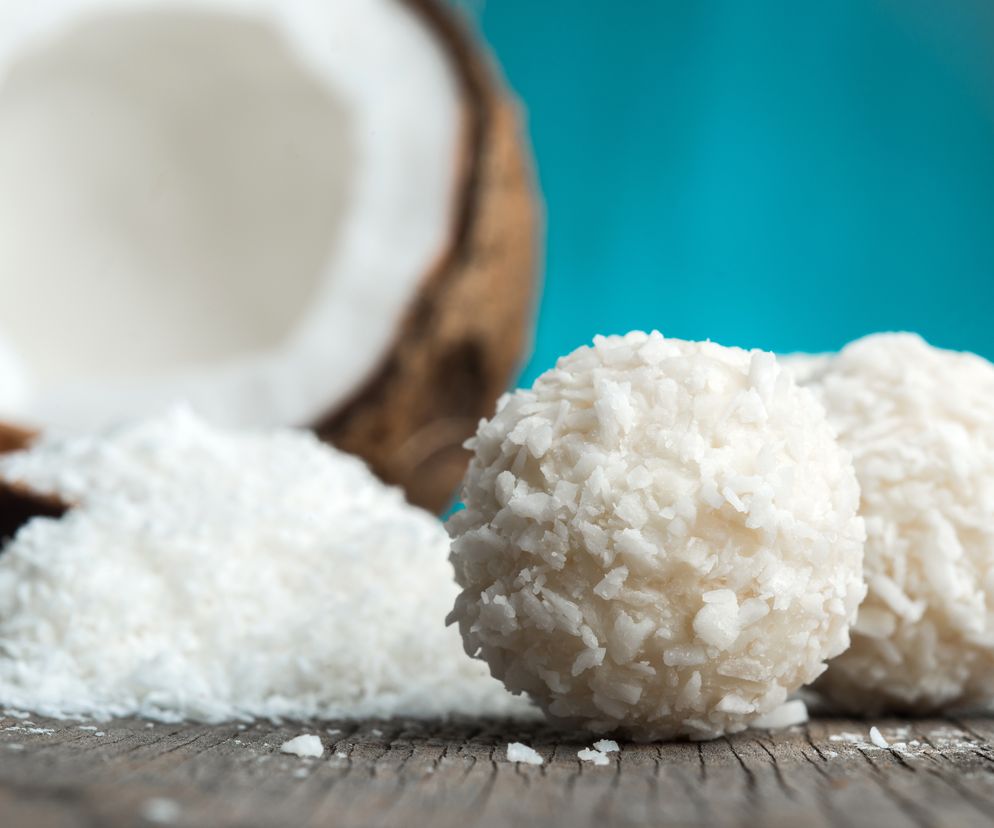 Mąka kokosowa nie zawiera glutenu, więc coraz częściej stanowi zamiennik mąk zbożowych.