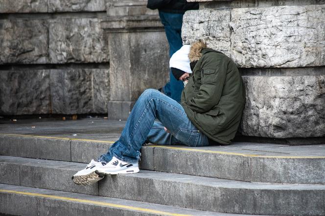 Dramatyczna sytuacja w noclegowniach dla bezdomnych. Przez COVID-19 brakuje miejsc