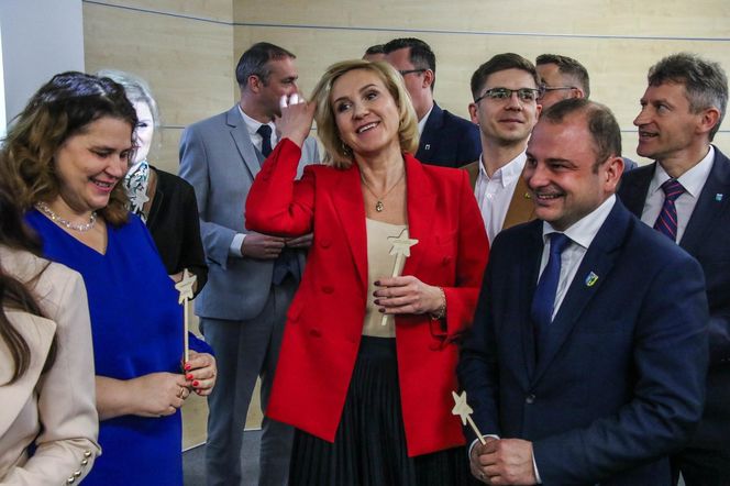 Wojewoda i różdżki.