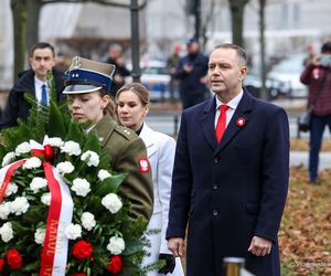 Złożenia wieńców przed pomnikami Ojców Niepodległości: Wincentego Witosa, Ignacego Jana Paderewskiego, Ignacego Daszyńskiego, Romana Dmowskiego, Wojciecha Korfantego i Marszałka Józefa Piłsudskiego.