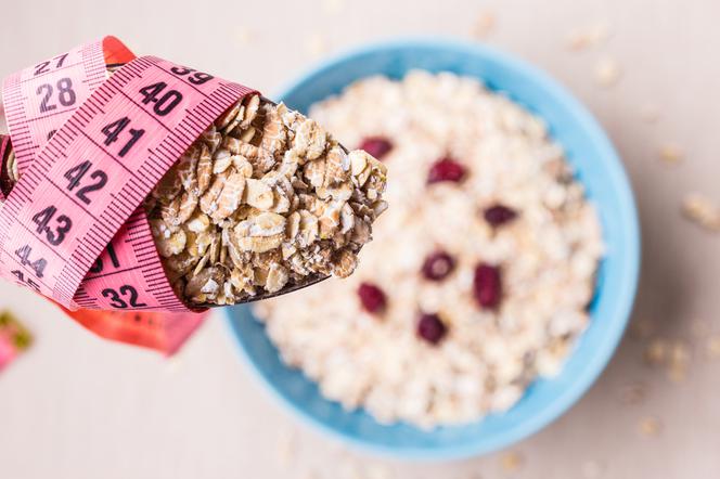 DIETA OWSIANKOWA. Zasady diety długoterminowej i jednodniowej.