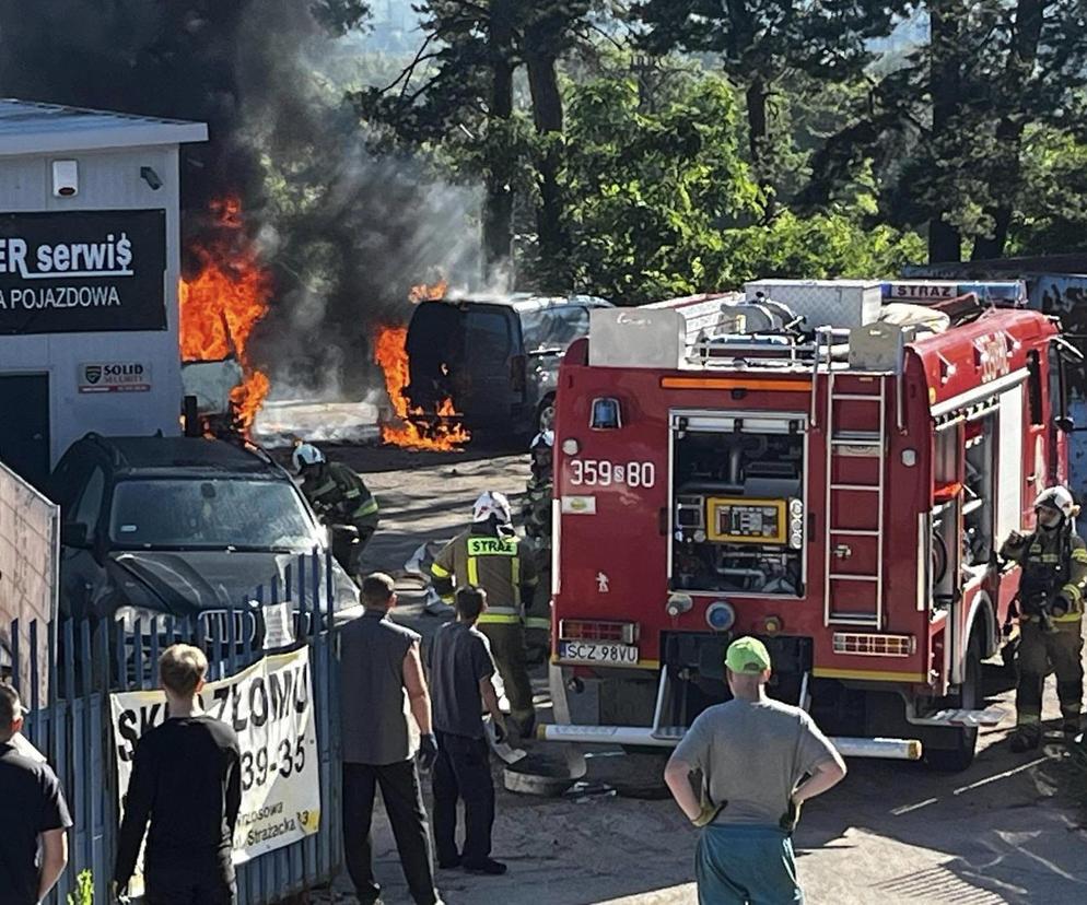 Śląsk: We Wrzosowej doszło do pożaru dwóch samochodów