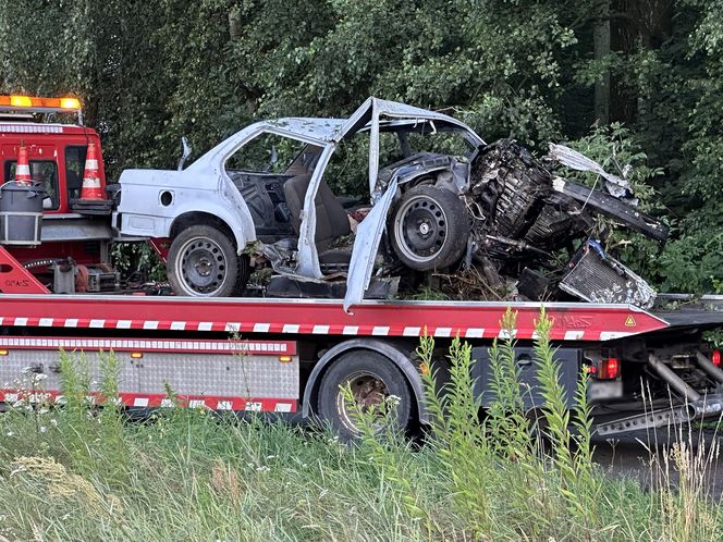 30-latek jechał gruzem BMW bez drzwi i okien. Zginął na miejscu