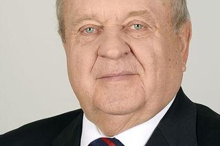 Władysław Komarnicki - honorowy prezes żużlowej Stali Gorzów. Politykę łączy z byciem ekspertem żużlowym