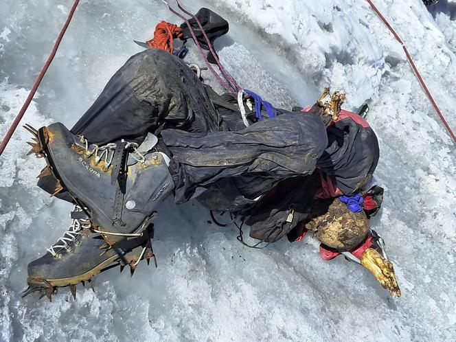 W górach znaleźli mumię alpinisty. Przeleżał tak 22 lata!