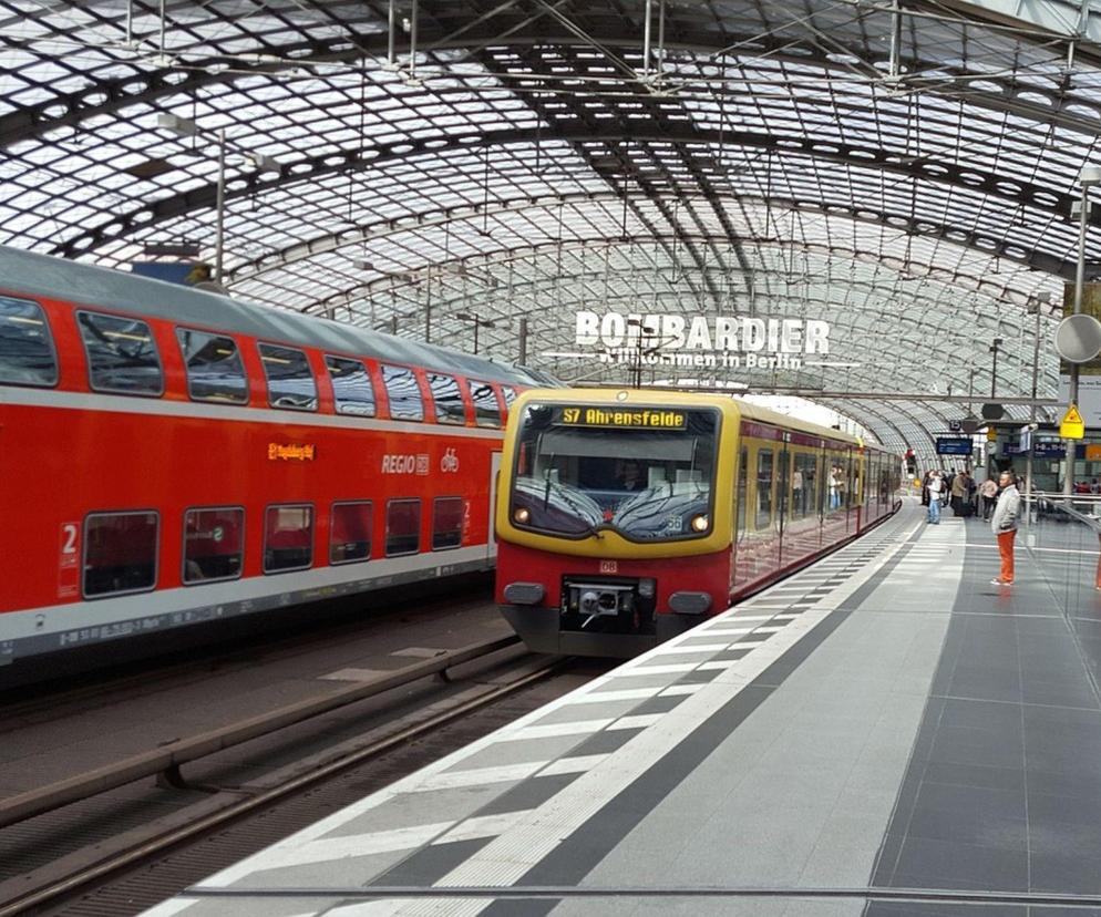Niemcy, Berlin, Dworzec Centralny, Pociąg