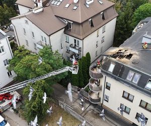 Pożar poddasza na Grochowie. Ewakuacja kilkudziesięciu osób