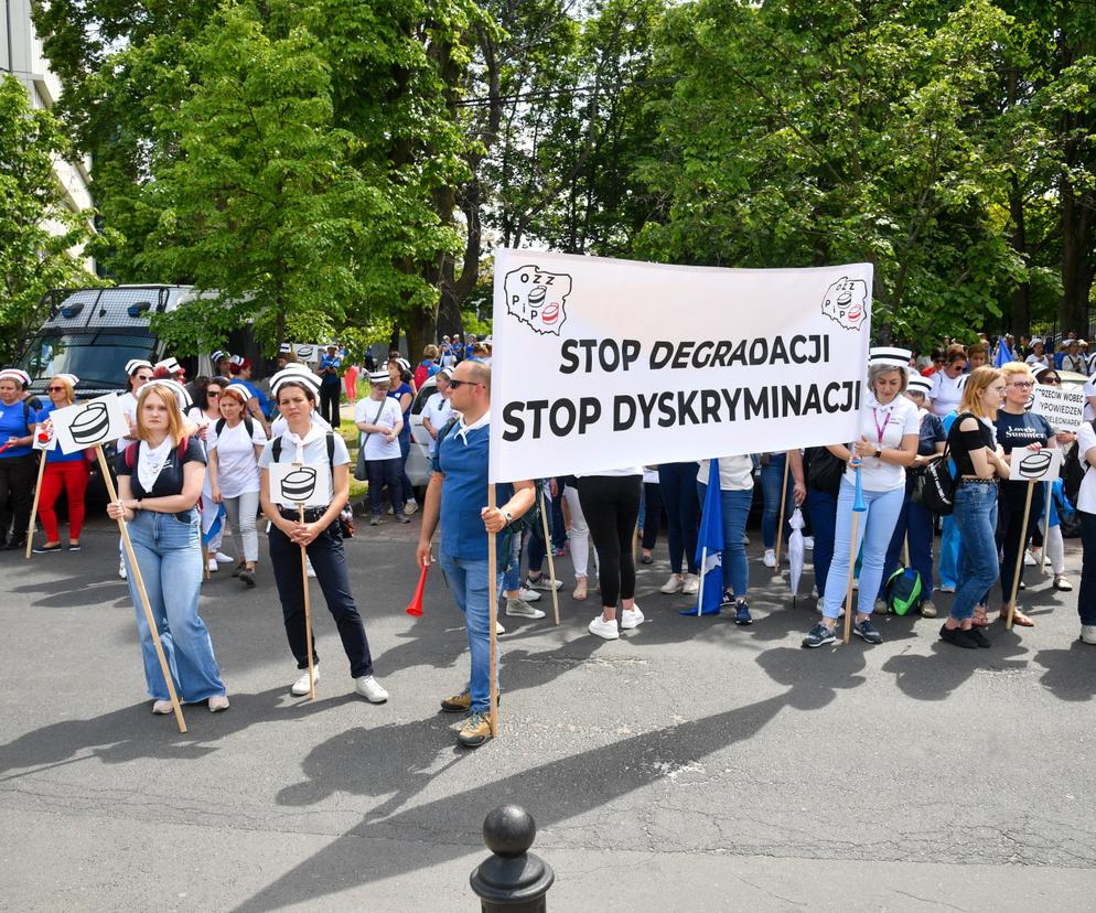 Protest pielęgniarek pod Sejmem