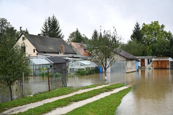 Zalane wsie, ewakuacja, woda na ulicach miasta. Dramatyczna sytuacja na południu Polski. 