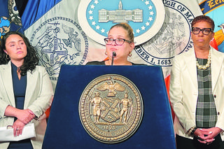 Radni chcą wypchnąć bezdomnych do mieszkań