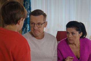 M jak miłość odc. 1712. Kinga (Katarzyna Cichopek), Piotrek (Marcin Mroczek),Misiek (Aleksander Bożyk), Lenka (Olga Cybińska)