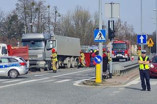 Ustroń. Znany biznesmen zginął w wypadku. Jego mercedes huknął w tira i wyleciał w powietrze. Wśród poszkodowanych kobieta w ciąży [ZDJĘCIA]
