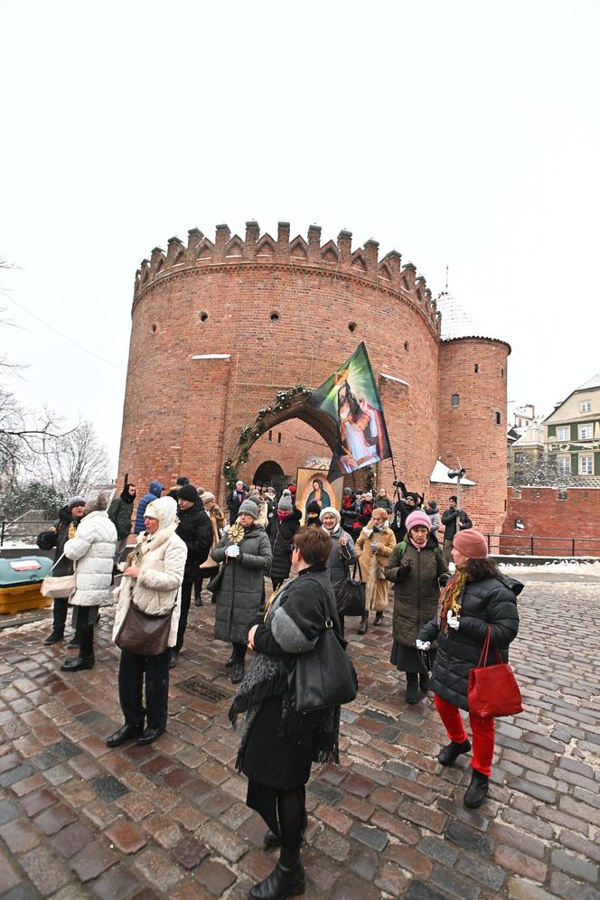 Wojownicy Maryi w pokutnej procesji różańcowej