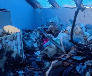 Trwa zbiórka dla rodziny policjanta z Gliwic - pogorzelców po pożarze domu w Sośnicowicach