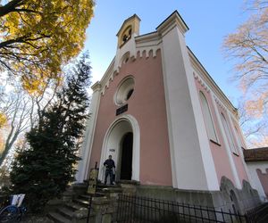 Słoneczna pogoda sprzyjała. 32. Kwesta Na Odnowę Zabytków Starego Cmentarza w Tarnowie