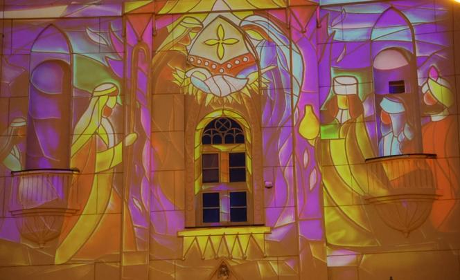 Świąteczna iluminacja ozdabia Wieżę Trynitarską w Lublinie 2023