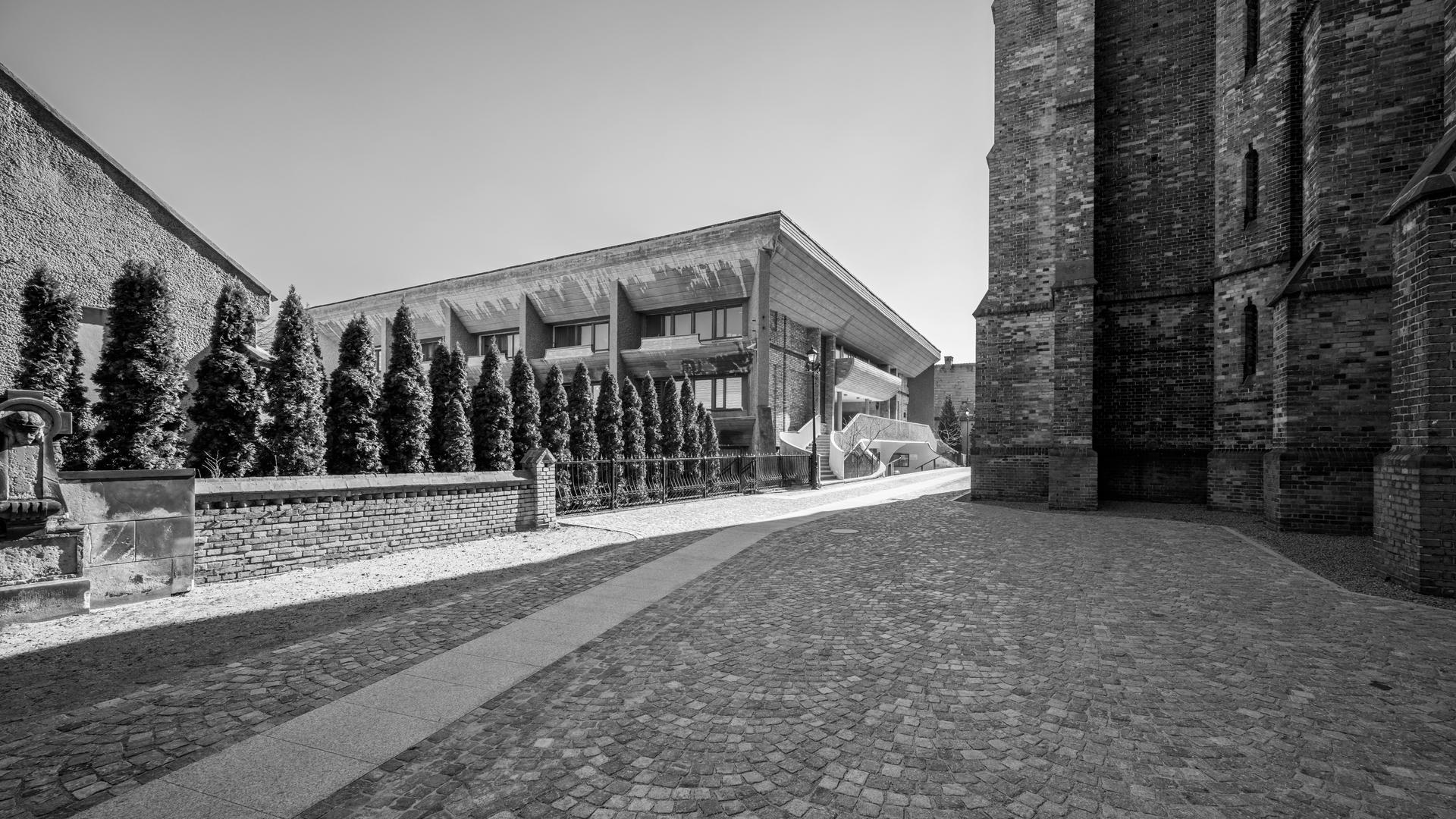 Dom parafialny im. Jana Pawła II przy parafii Wniebowzięcia Najświętszej Maryi Panny 4