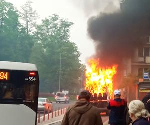 Pożar busa w Krakowie. Utrudnienia pod Jubilatem