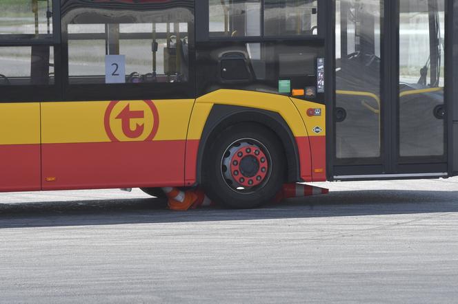 Autobusy w poślizgu! Kto tym razem okazał się najlepszym kierowcą autobusu? 