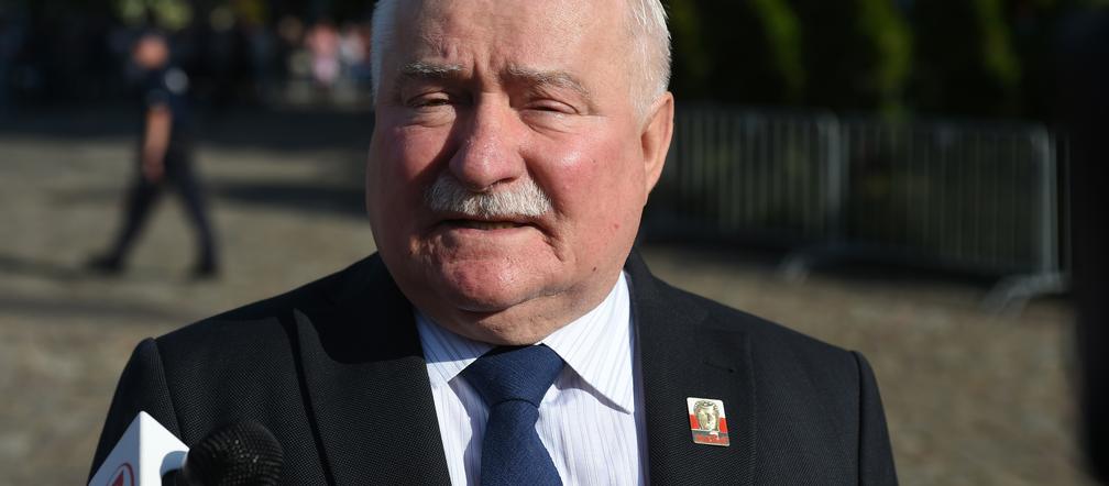 Lecha Wałęsa modli się za wnuczkę.