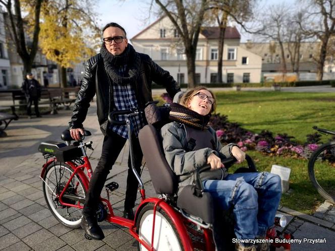 Rikszą po Radomiu! Tak niepełnosprawne dzieci spełniają marzenia! 