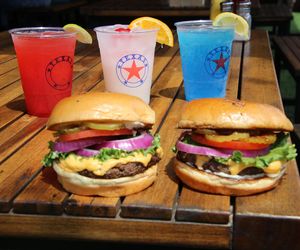 Trump burger podbija Teksas. Obrotny imigrant zarabia na prezydencie