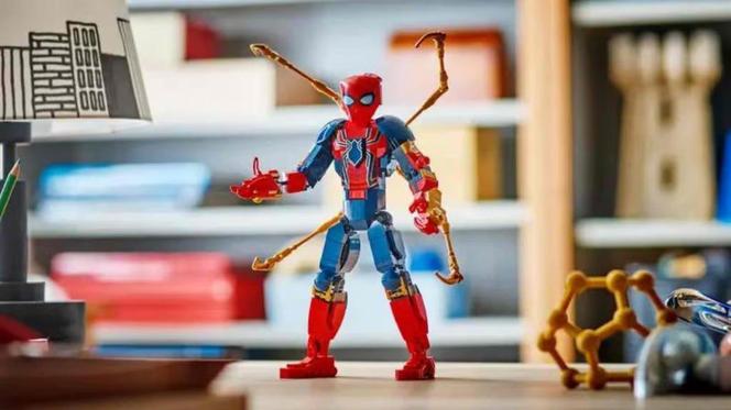 LEGO Marvel Iron Spider-Man Construction Figure — 76298