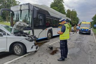 Malbork: Wypadek z udziałem autobusu. 5 pasażerów w szpitalu. Wśród poszkodowanych jest dziecko
