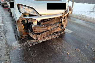 O krok od tragedii! Dostawczak zderzył się z pociągiem pod Rypinem [ZDJĘCIA]