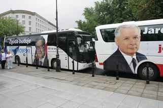 Oni prowadzili kampanię z autobusów