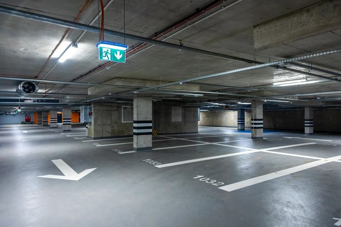 Nowy parking na Placu Powstańców Warszawy